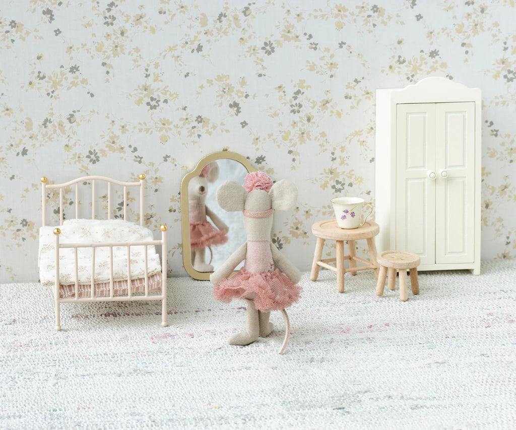Ballerina Mouse, Little Sister