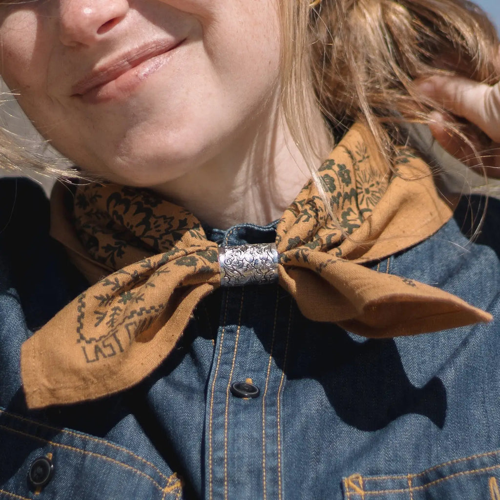 Dogwood Tube Stamped Bandana Slide, Silver