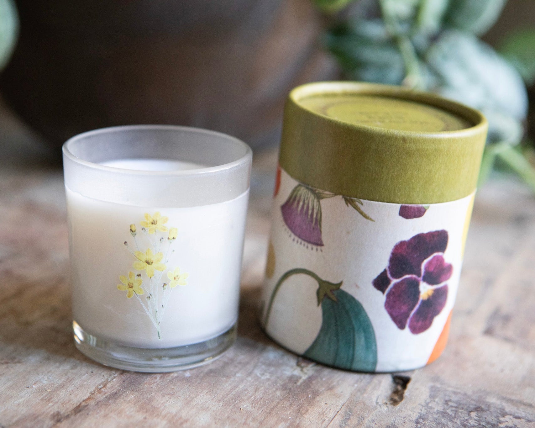 Flora & Fauna Yellow Pansy Flower Candle