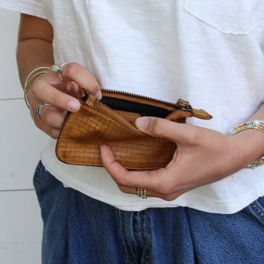 Scale Key Wallet Beige
