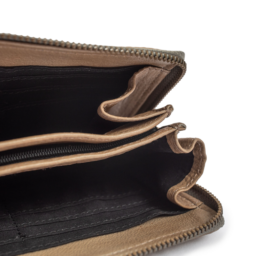 ***Large Wallet