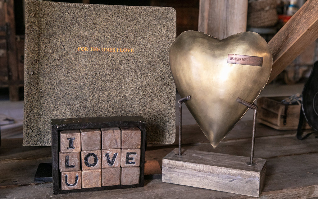 metal heart on base